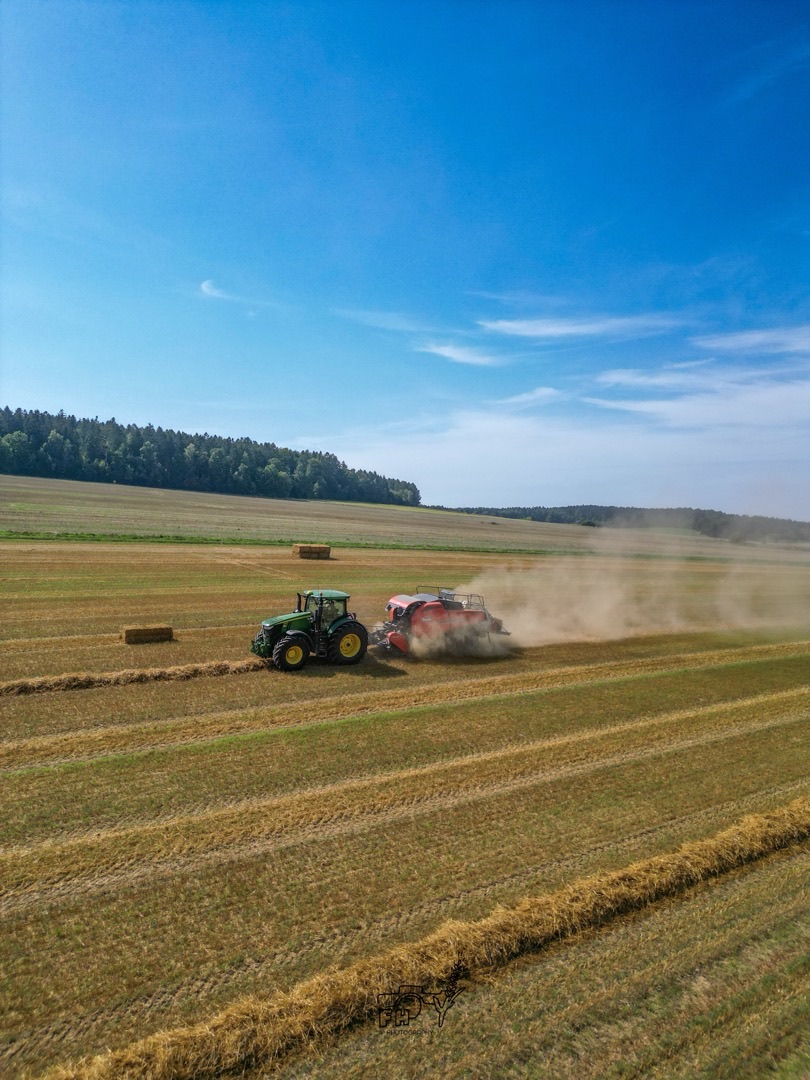 Kuhn SB 1290 iD im Einsatz auf einem sächsischen Feld